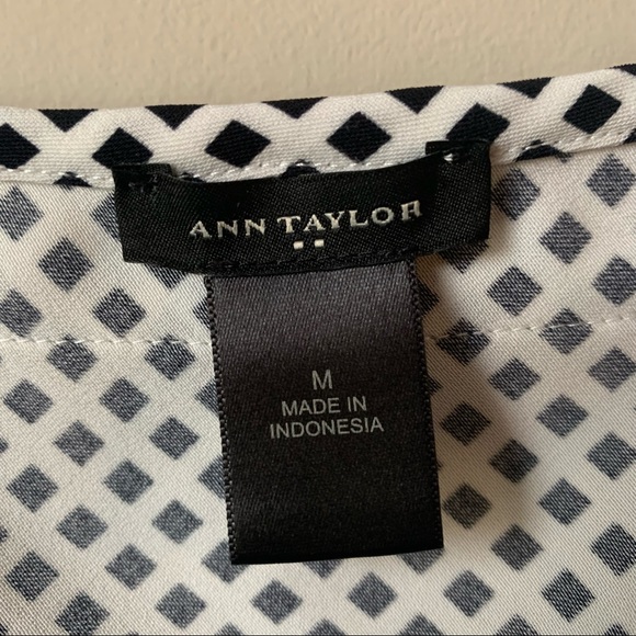 Ann Taylor adjustable strap tank Size M - Picture 3 of 3